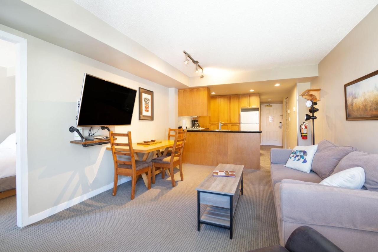 Whistler Village Centre By Latour Hotels And Resorts Buitenkant foto